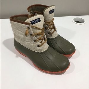 Sperry rain boots